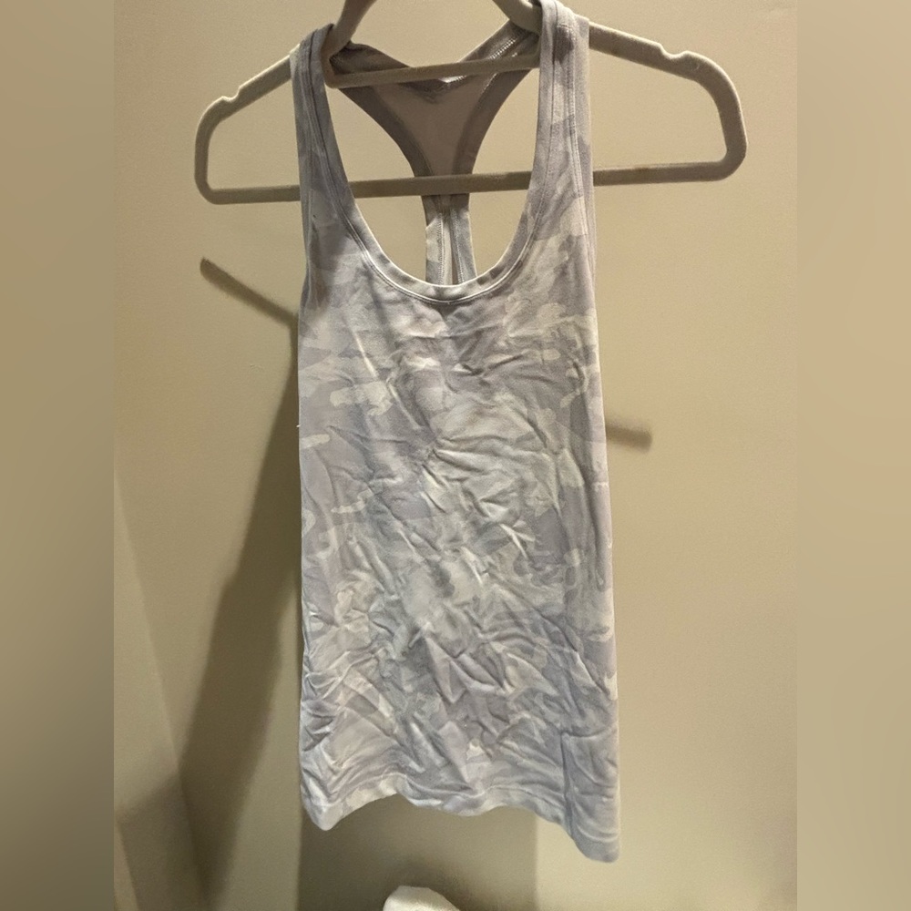Lululemon tank size 8